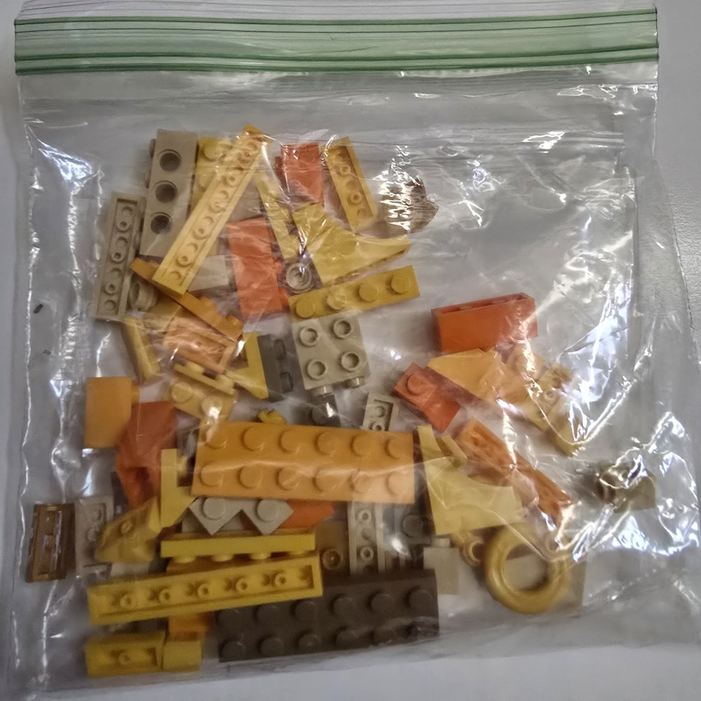 LEGO 11009 Classic Bricks & Lights‎ RETIRED Not Sure If Complete Damaged Box - Picture 8 of 13